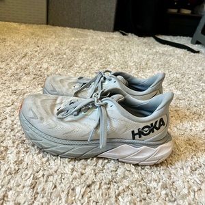 hokas arahi 6